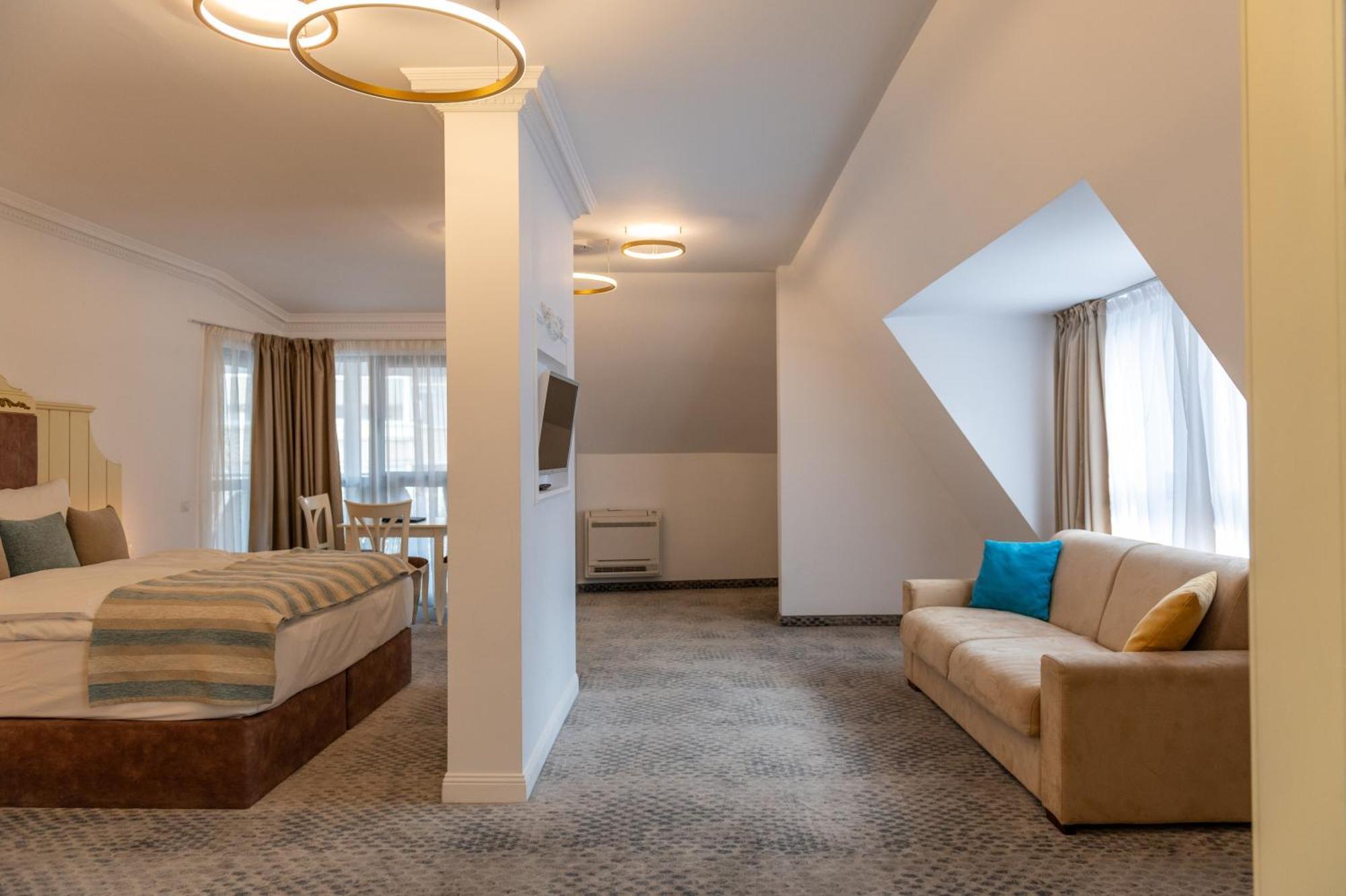 Atlas House Luxury Suites Plovdiv Ngoại thất bức ảnh