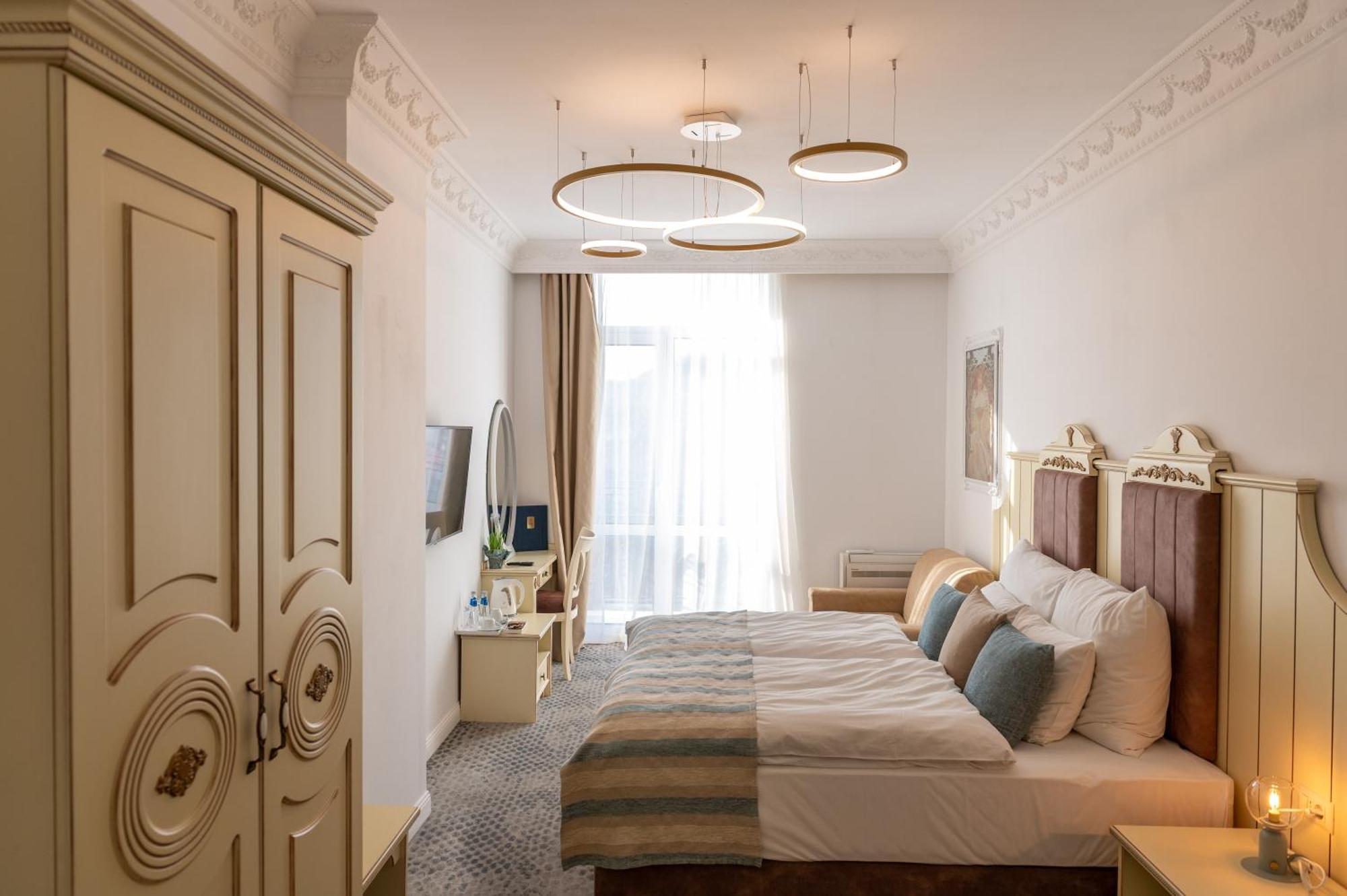 Atlas House Luxury Suites Plovdiv Ngoại thất bức ảnh